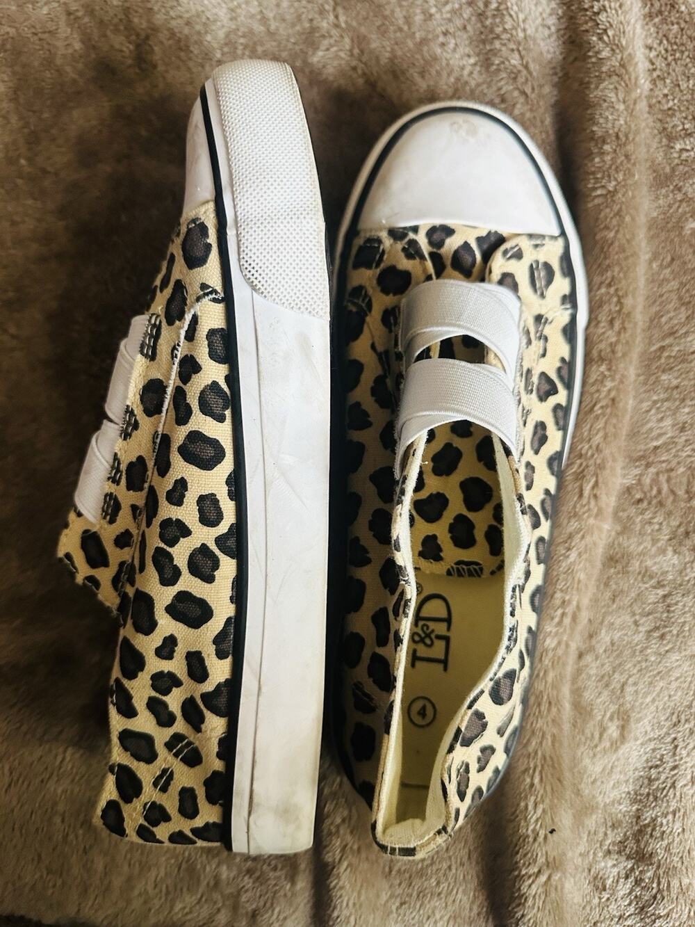 L&D Girls Animal Print Hook & Loop Canvas Sneakers Beige Black White Size 4 Flat